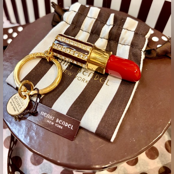 henri bendel Accessories - NWT HENRI BENDEL Red Lipstick Keychain, Gold Hardware & Crystals
Comes w/dusty